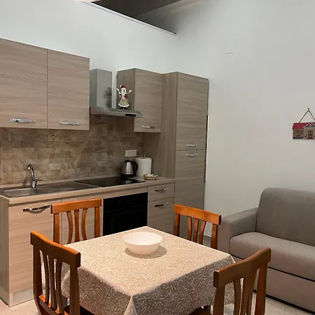Neapolis Francy Vesuvio Konukevi 4*